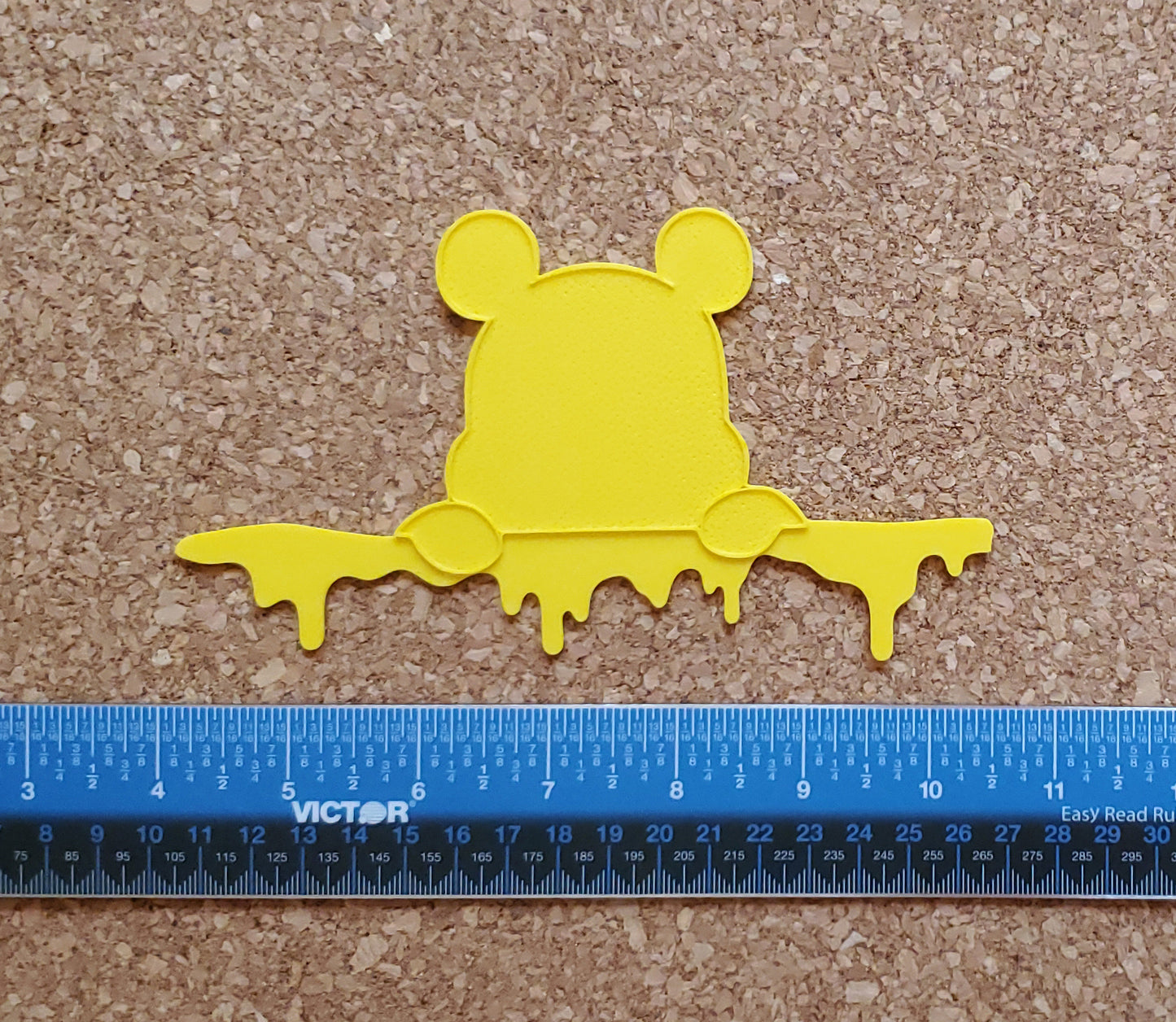 Peeking Bear border accent