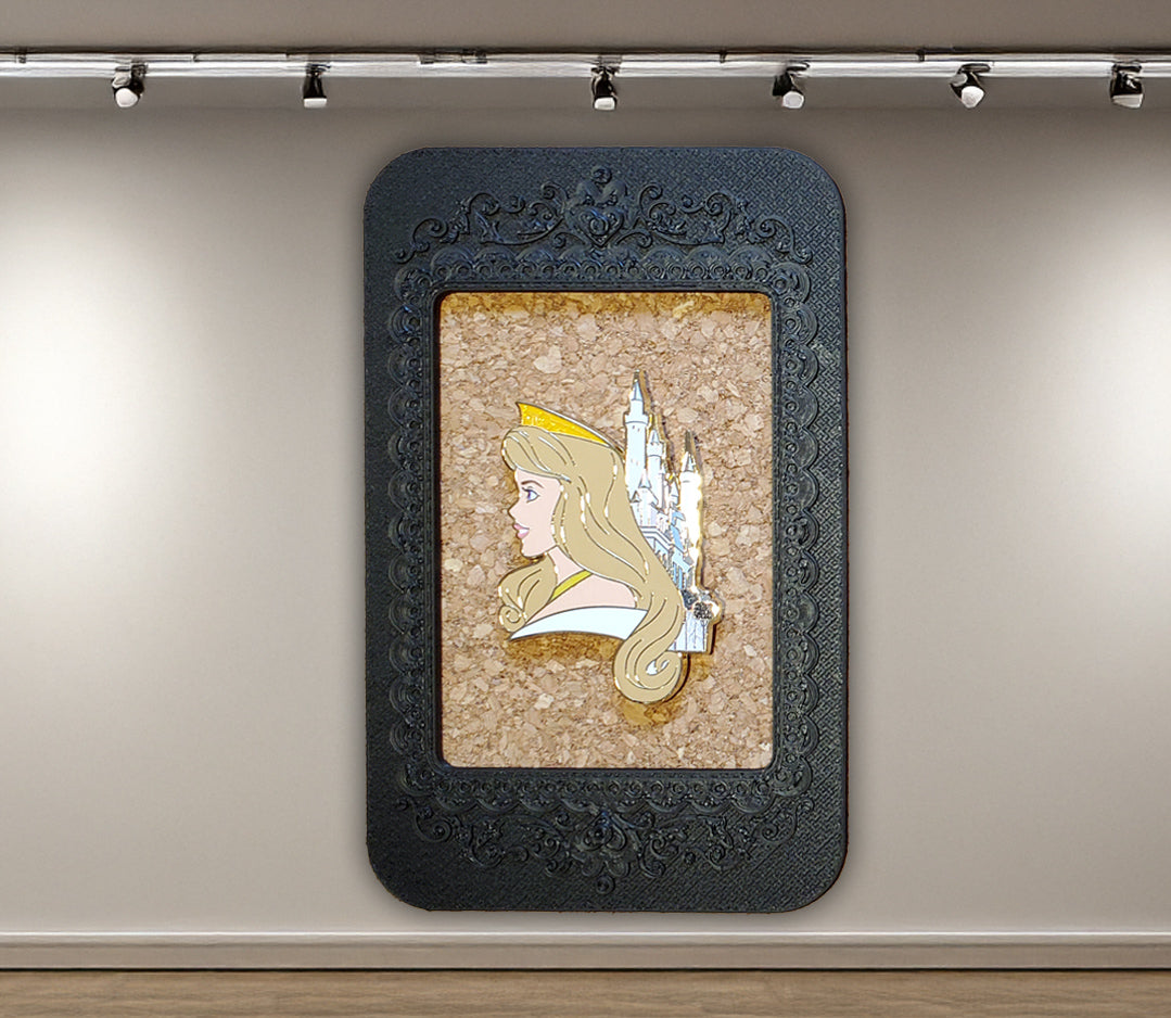 Enchanted Portrait Frame – "Corazon" design