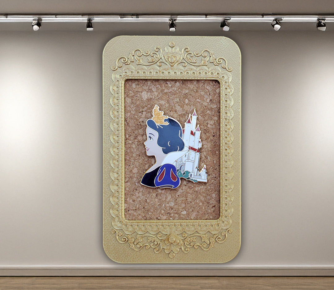 Enchanted Portrait Frame – "Corazon" design