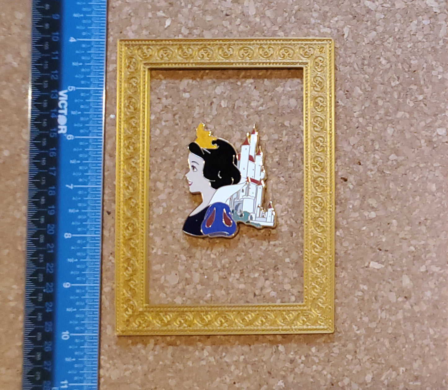 Enchanted Portrait Frame – "Elena" design