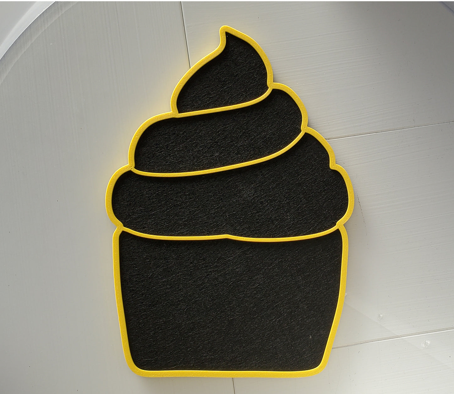 Cupcake felt pinboard