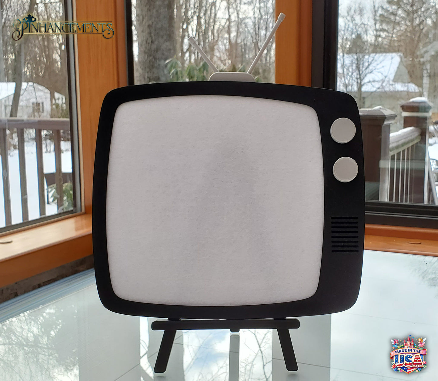 Retro TV Pinboard