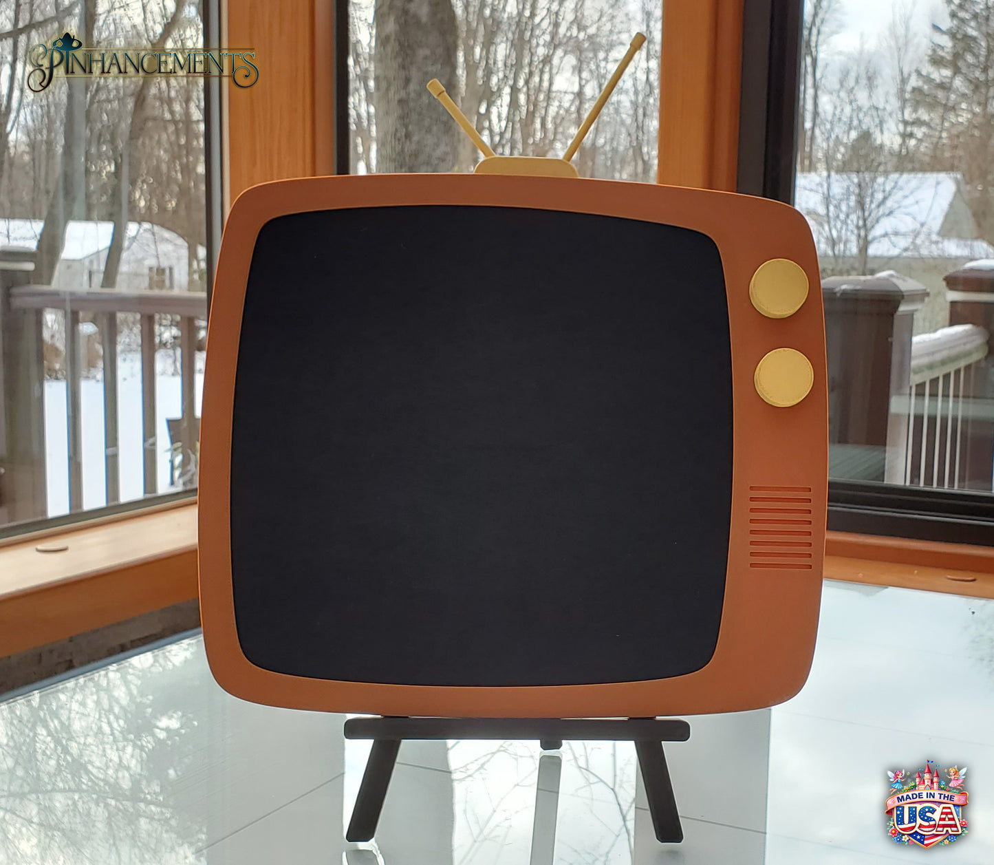 Retro TV Pinboard