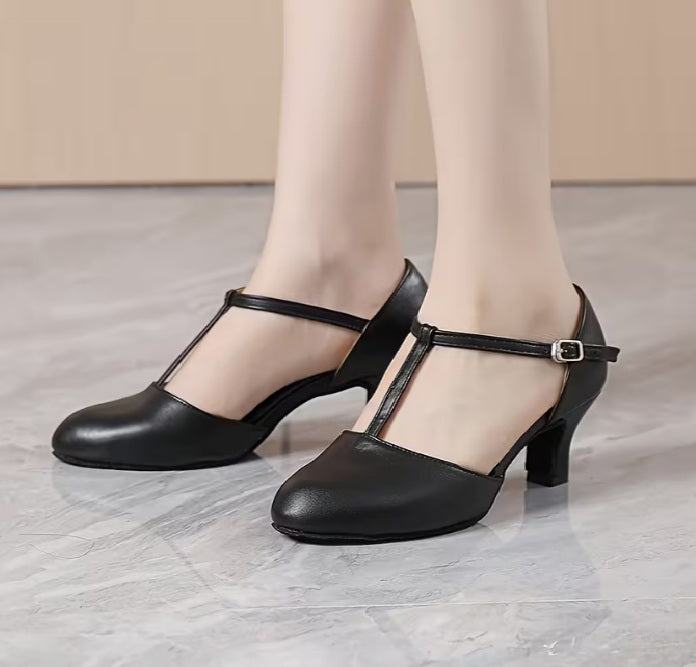 Women’s Latin Ballroom Dance Shoes 8.5 Black T Strap Flexible Sole New