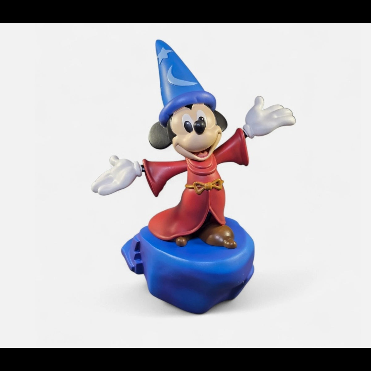 2026 D23 Gold Member Complete Kit – Sorcerer Mickey Statue, Sealed Lorcana Promo, Collector's Pin & Magnet